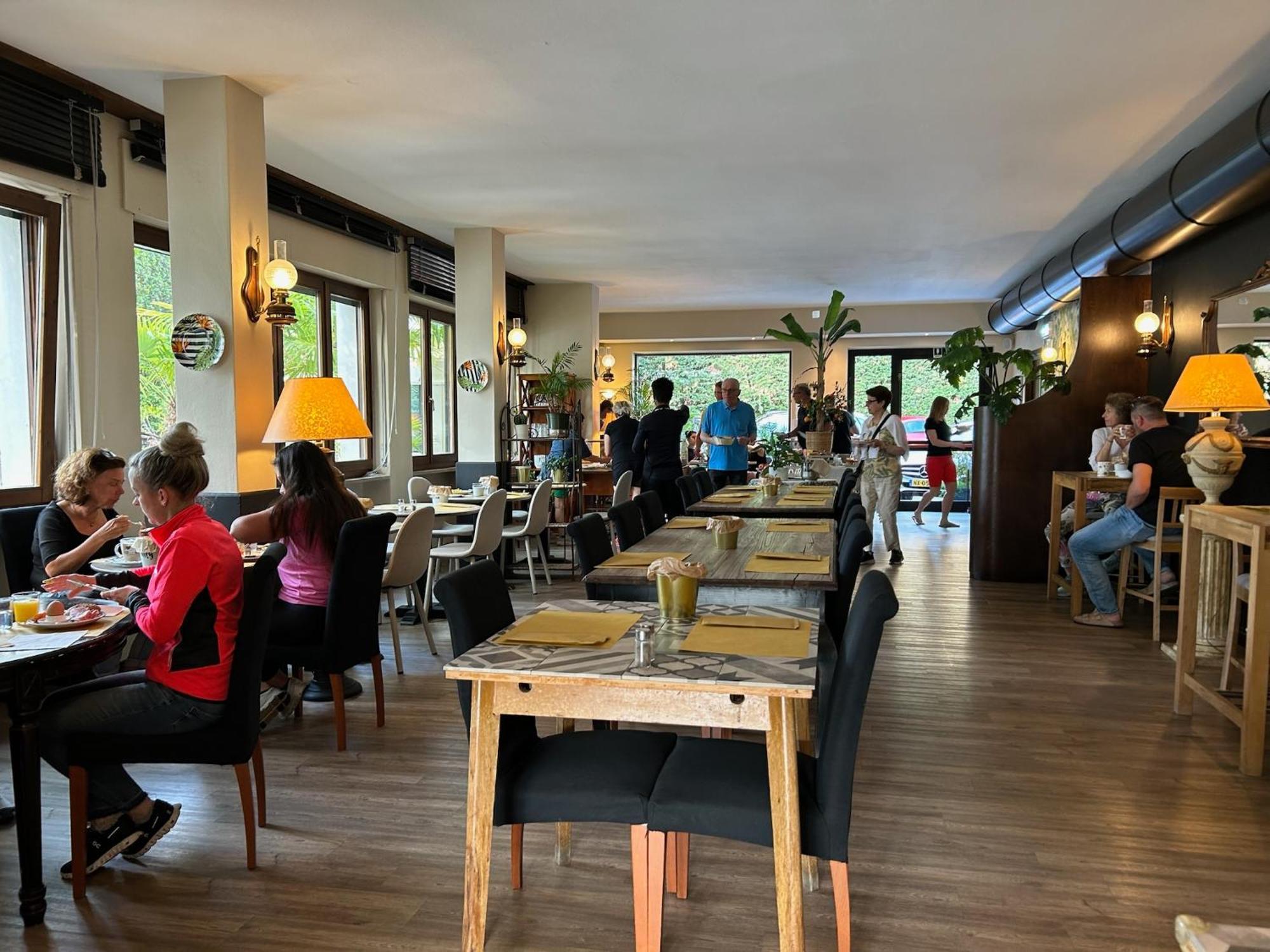 B City Hotel Bardolino Ngoại thất bức ảnh
