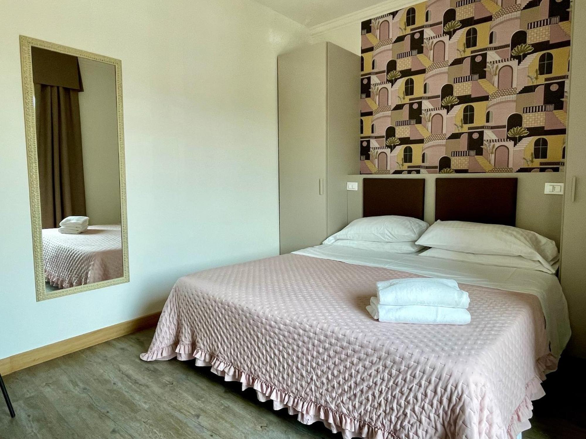 B City Hotel Bardolino Ngoại thất bức ảnh