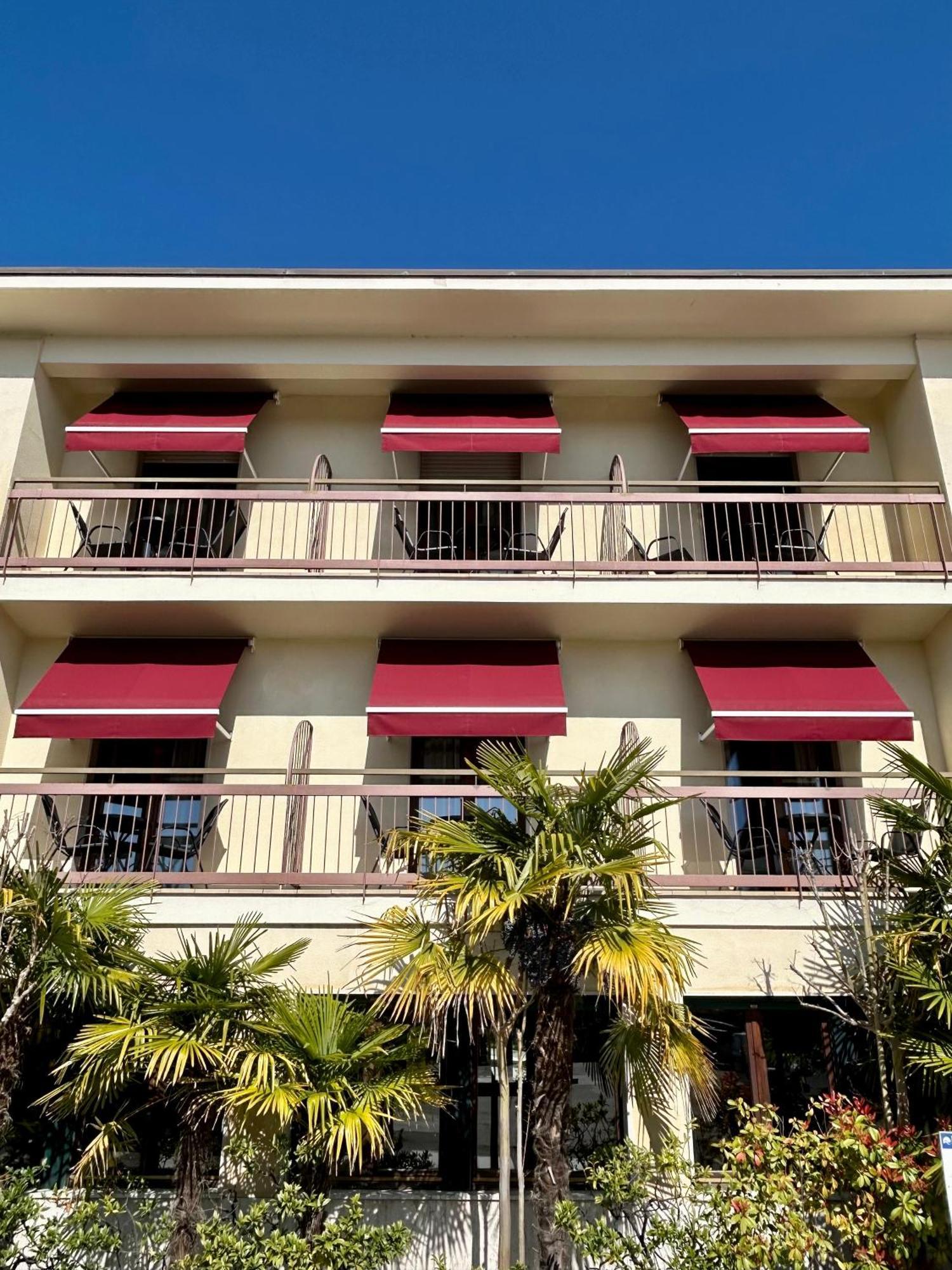 B City Hotel Bardolino Ngoại thất bức ảnh