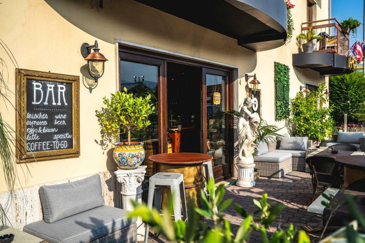 B City Hotel Bardolino Ngoại thất bức ảnh